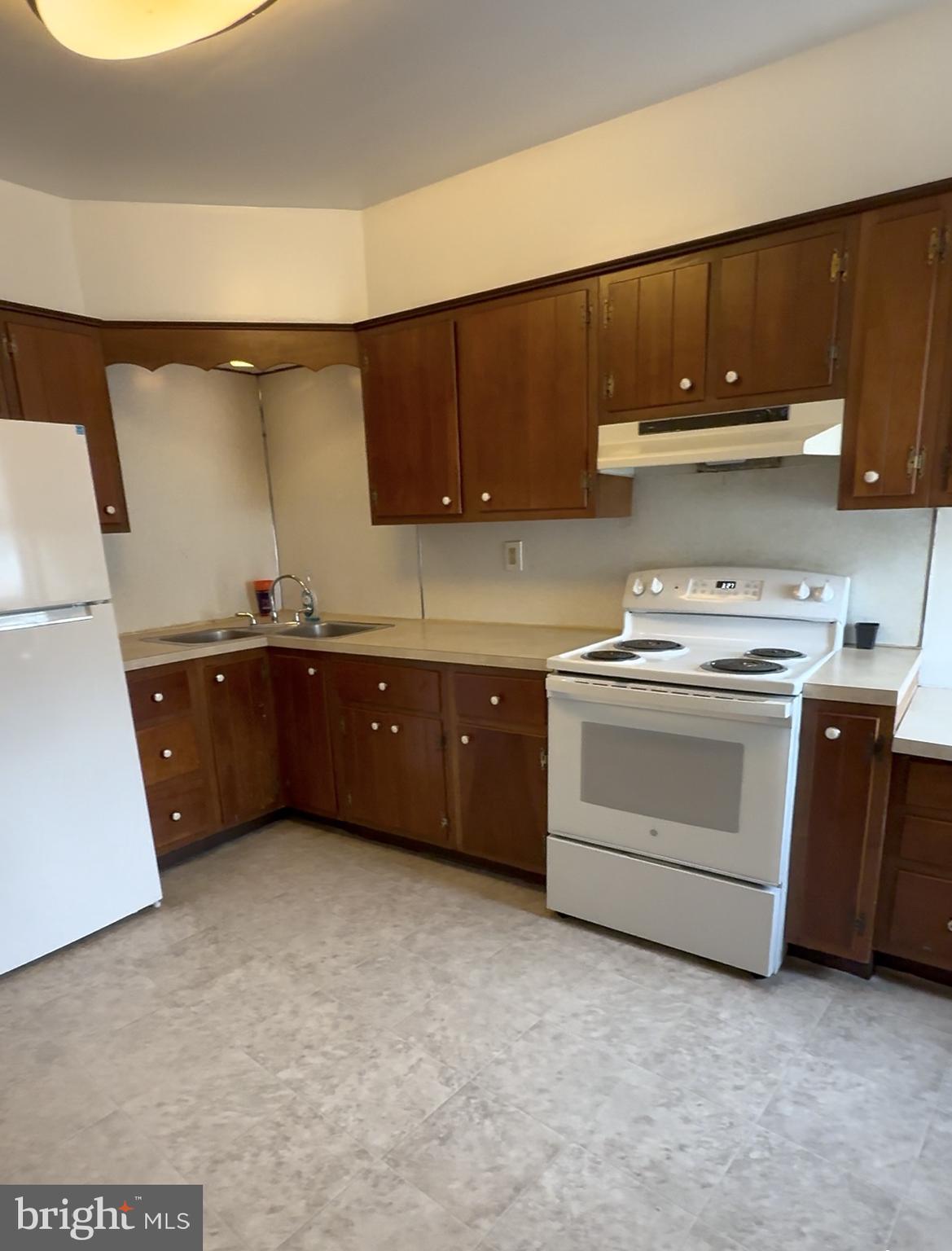 MAYFAIR - Residential Lease