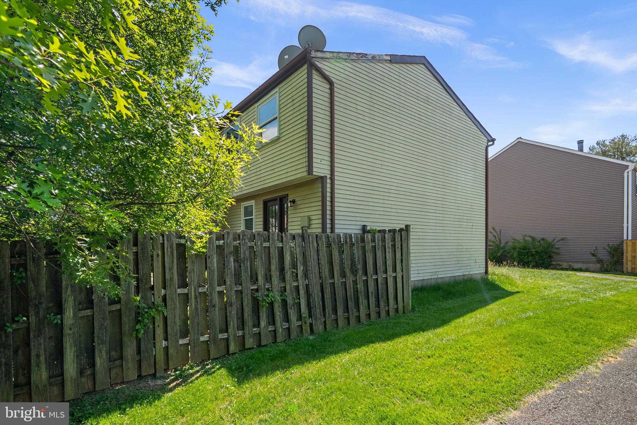 OAK SPRINGS - Residential