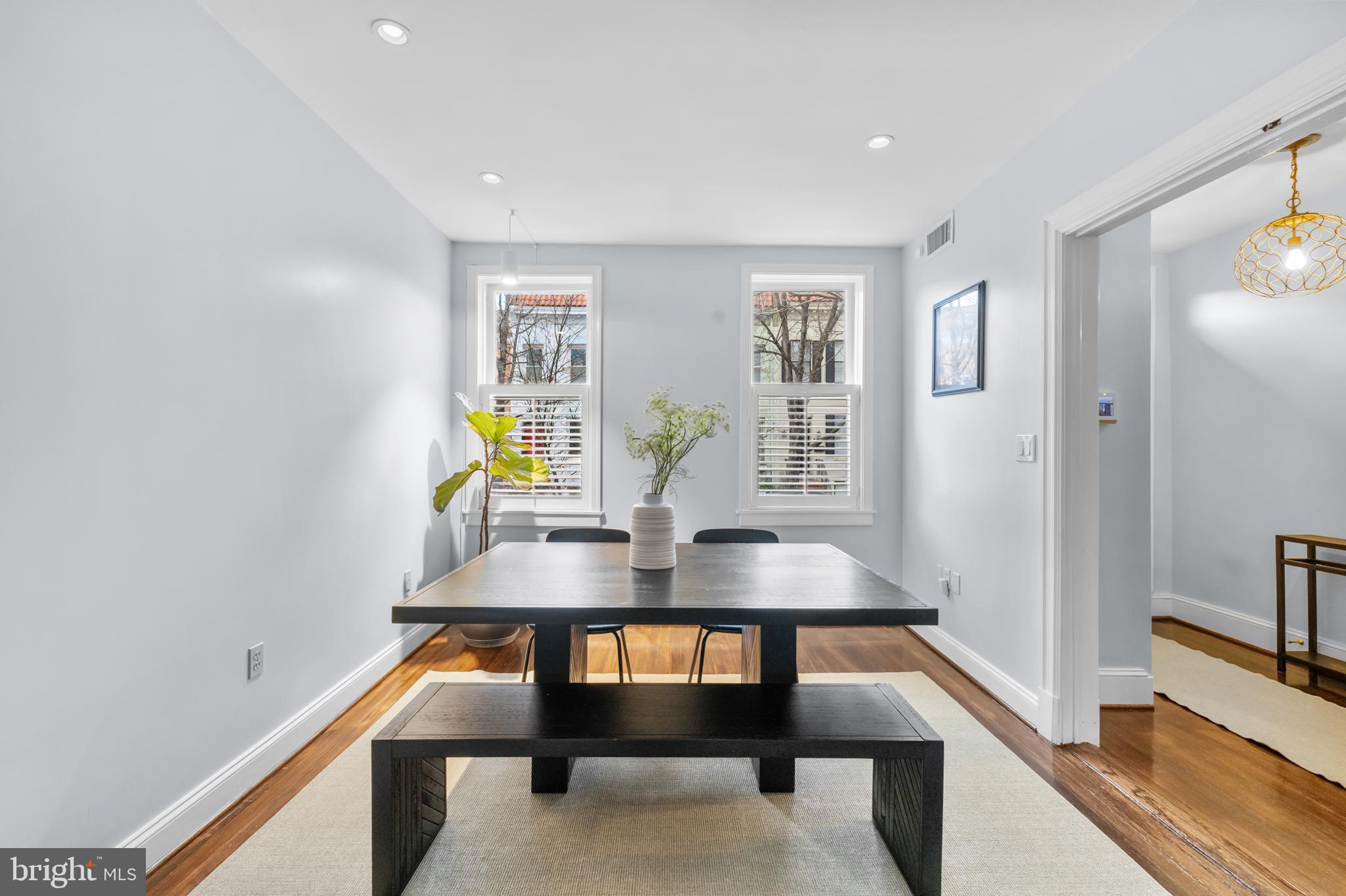 2132 NEWPORT PLACE NW