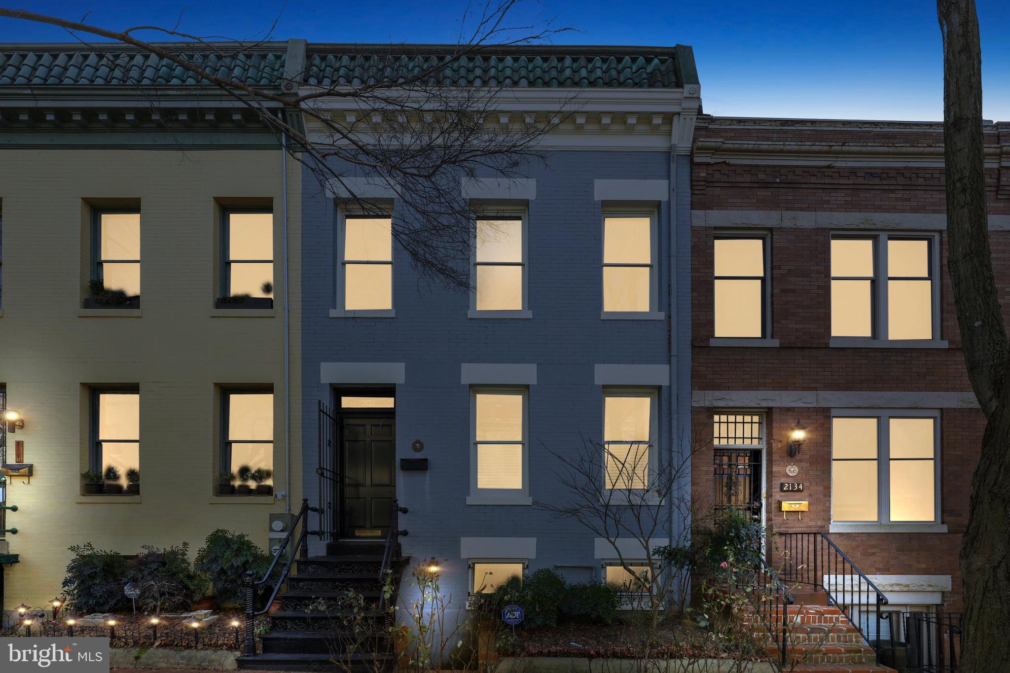 2132 NEWPORT PLACE NW