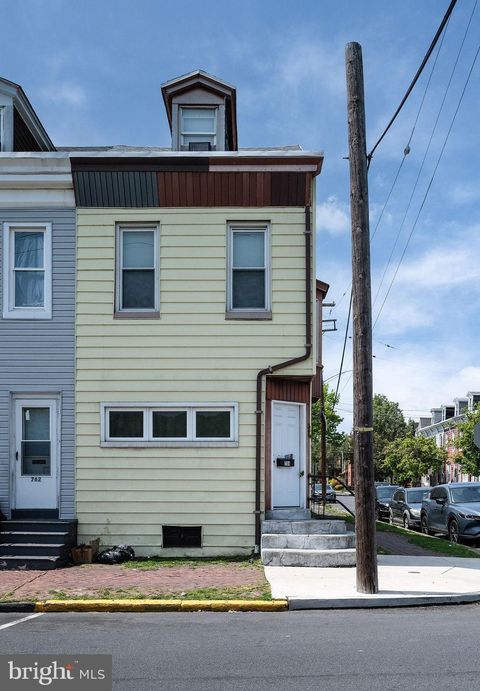 764 N 6TH STREET READING PA 19601