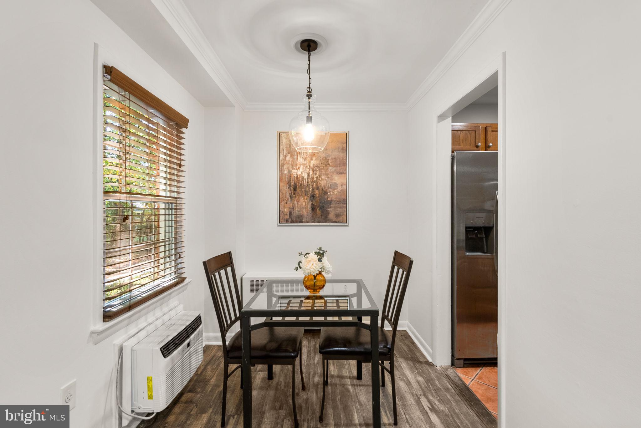 VILLAGE GREEN - Residential