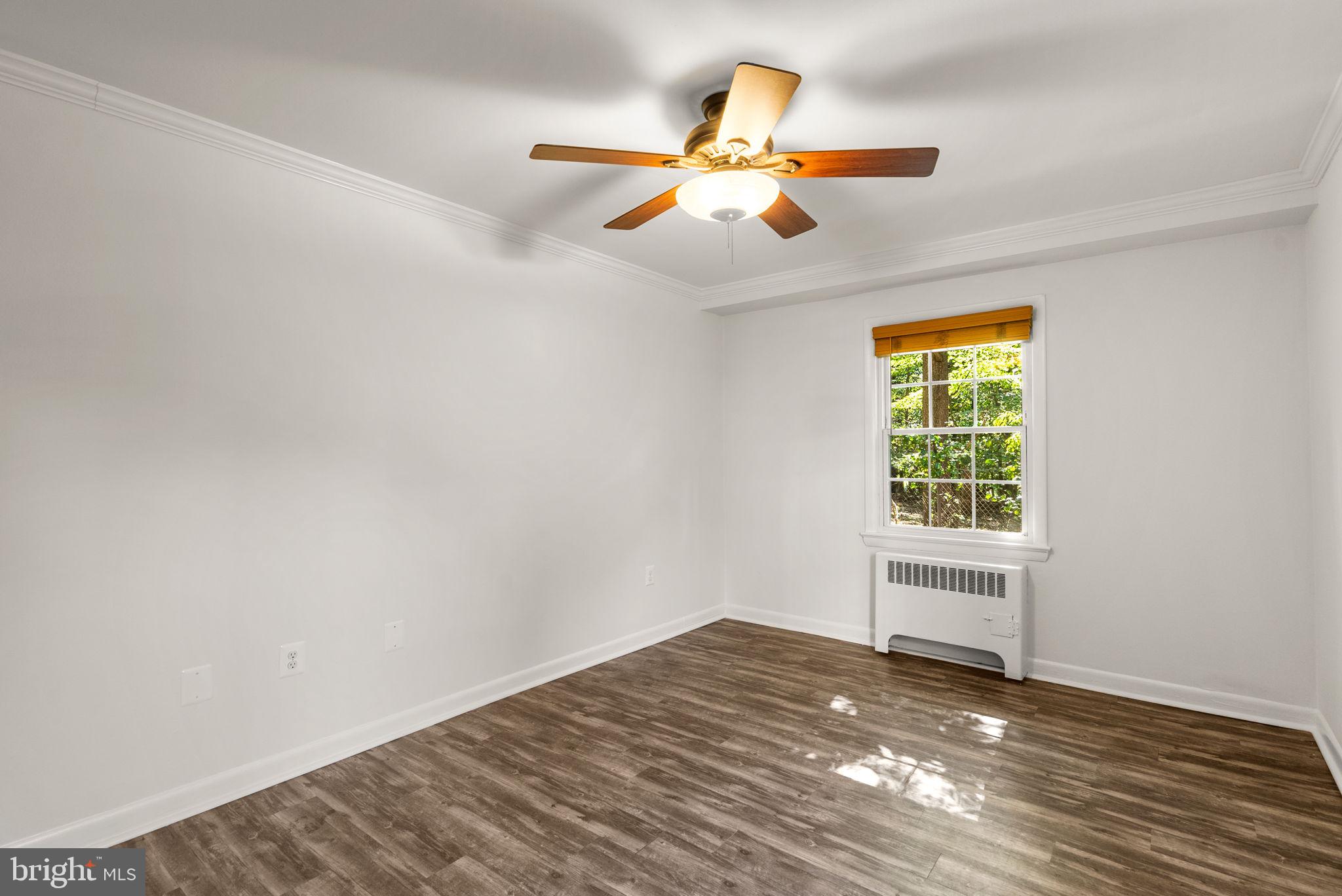 VILLAGE GREEN - Residential