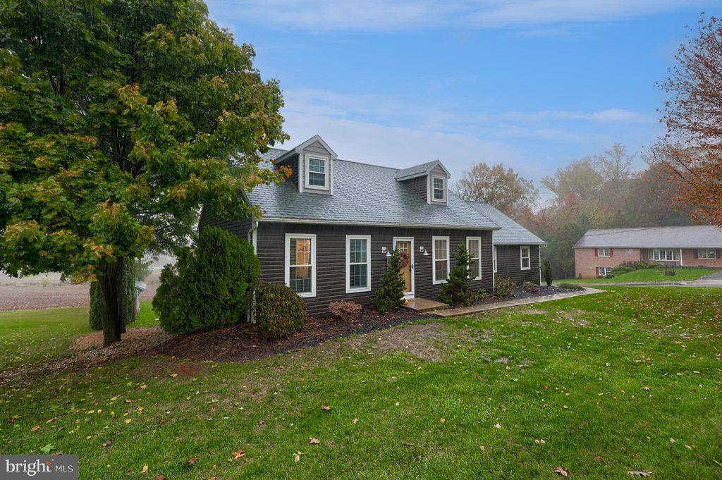 Photo of 158 Valley View Drive, EPHRATA, PA 17522 (MLS # PALA2078798)