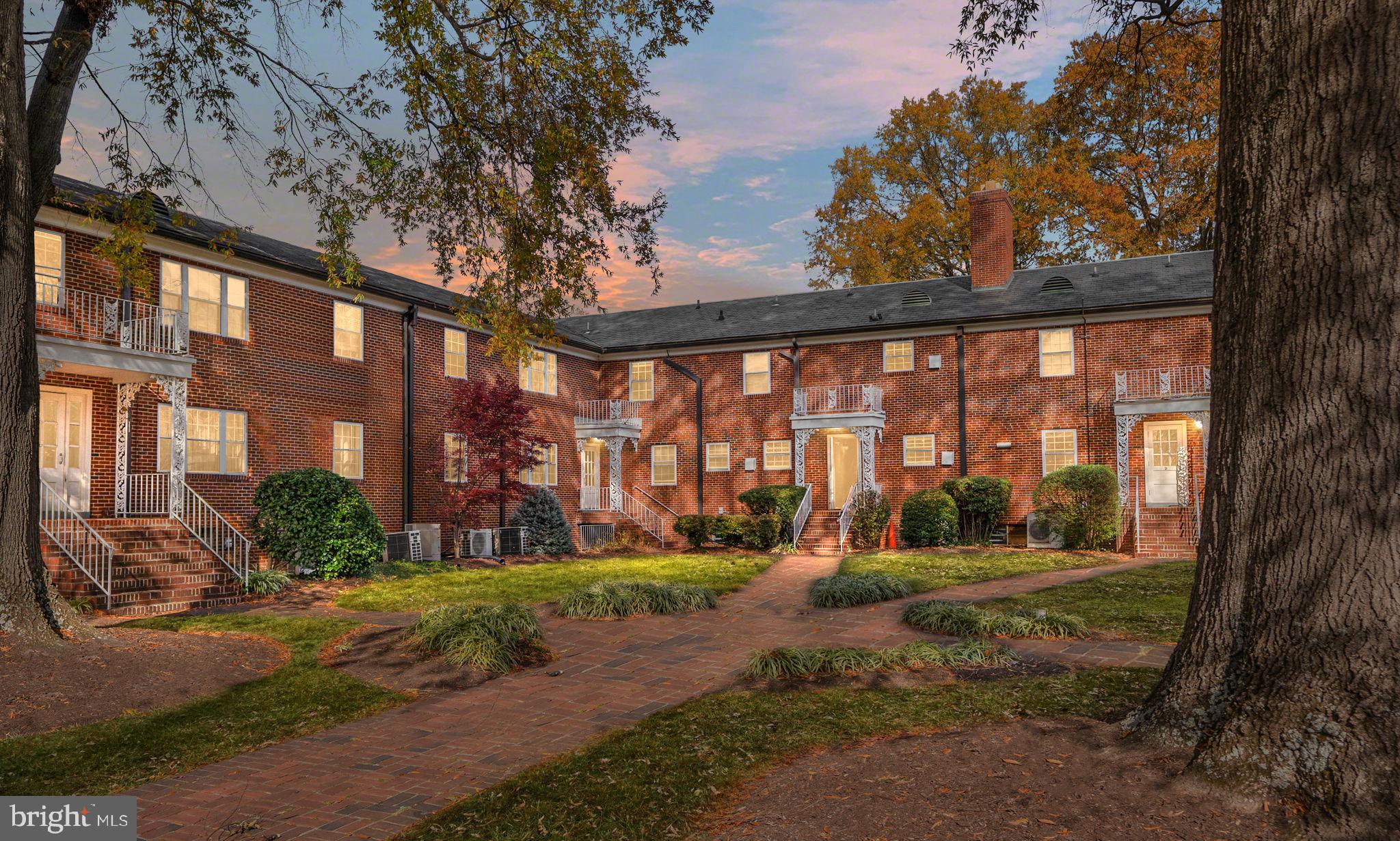 FOREST HILLS - Residential