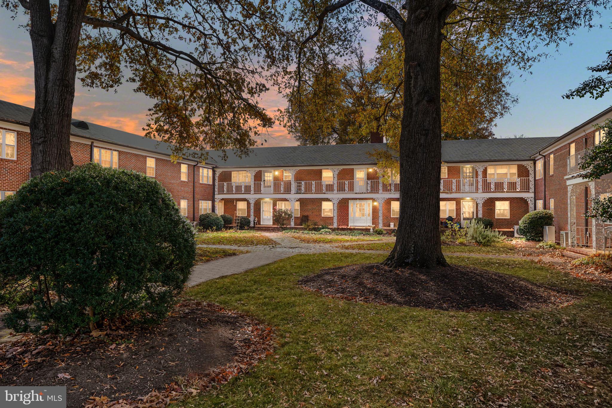 FOREST HILLS - Residential