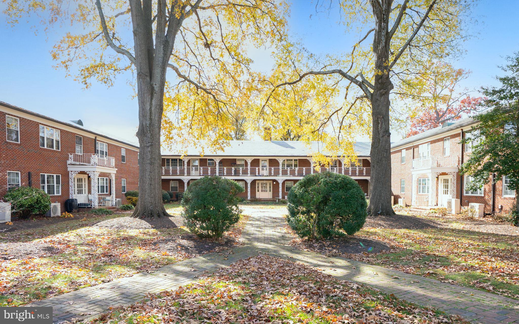 FOREST HILLS - Residential