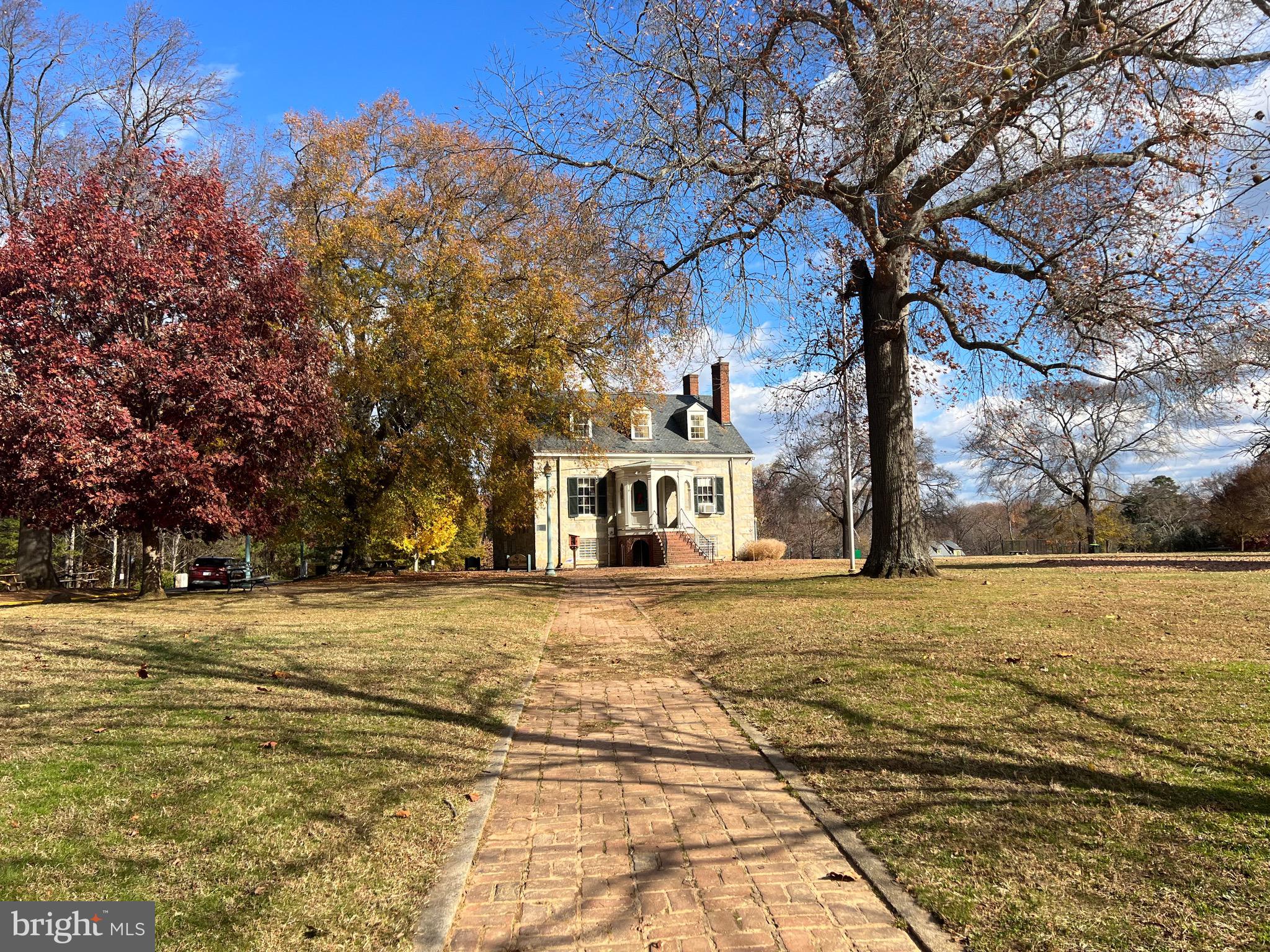 FOREST HILLS - Residential