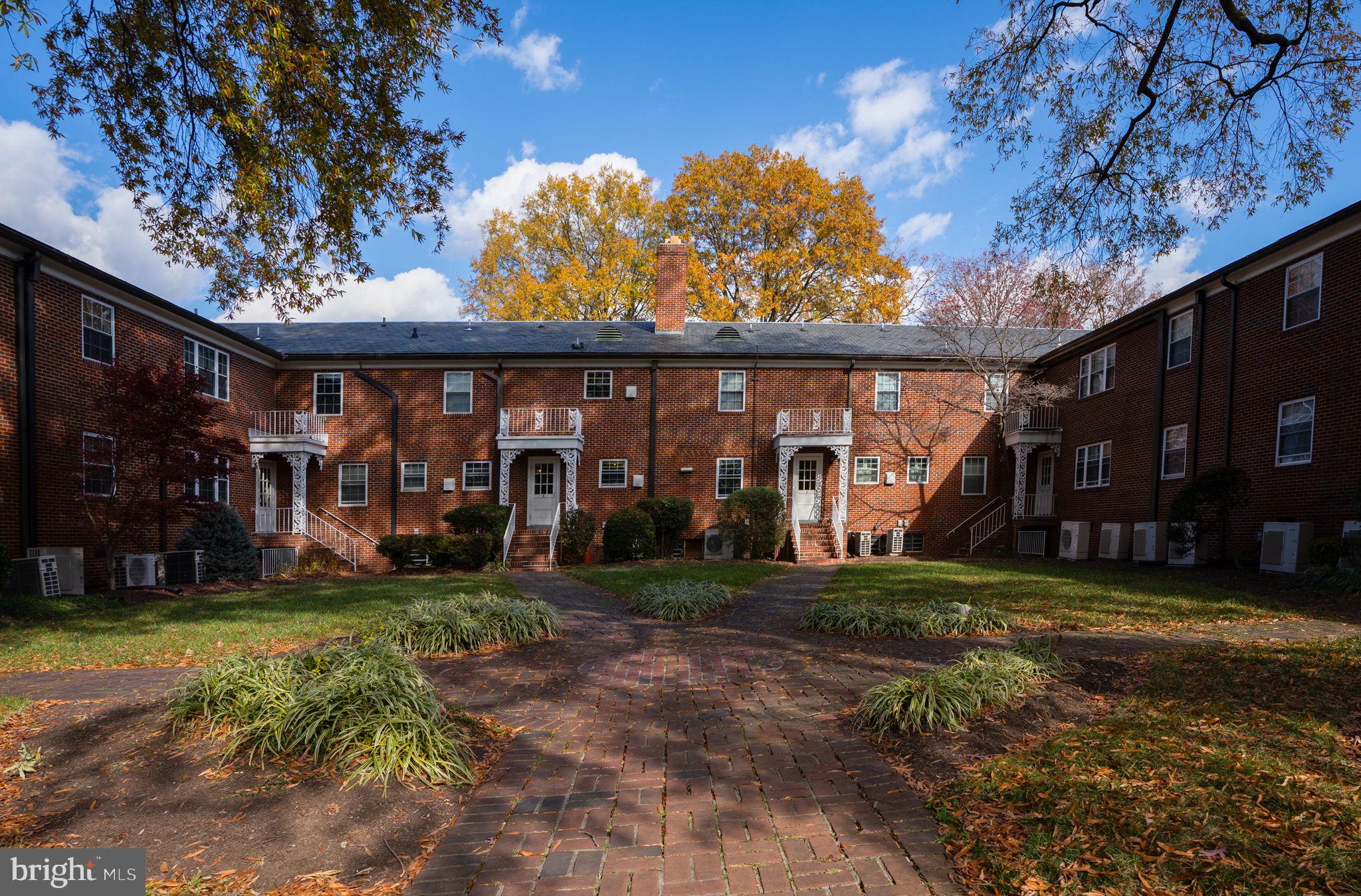 FOREST HILLS - Residential