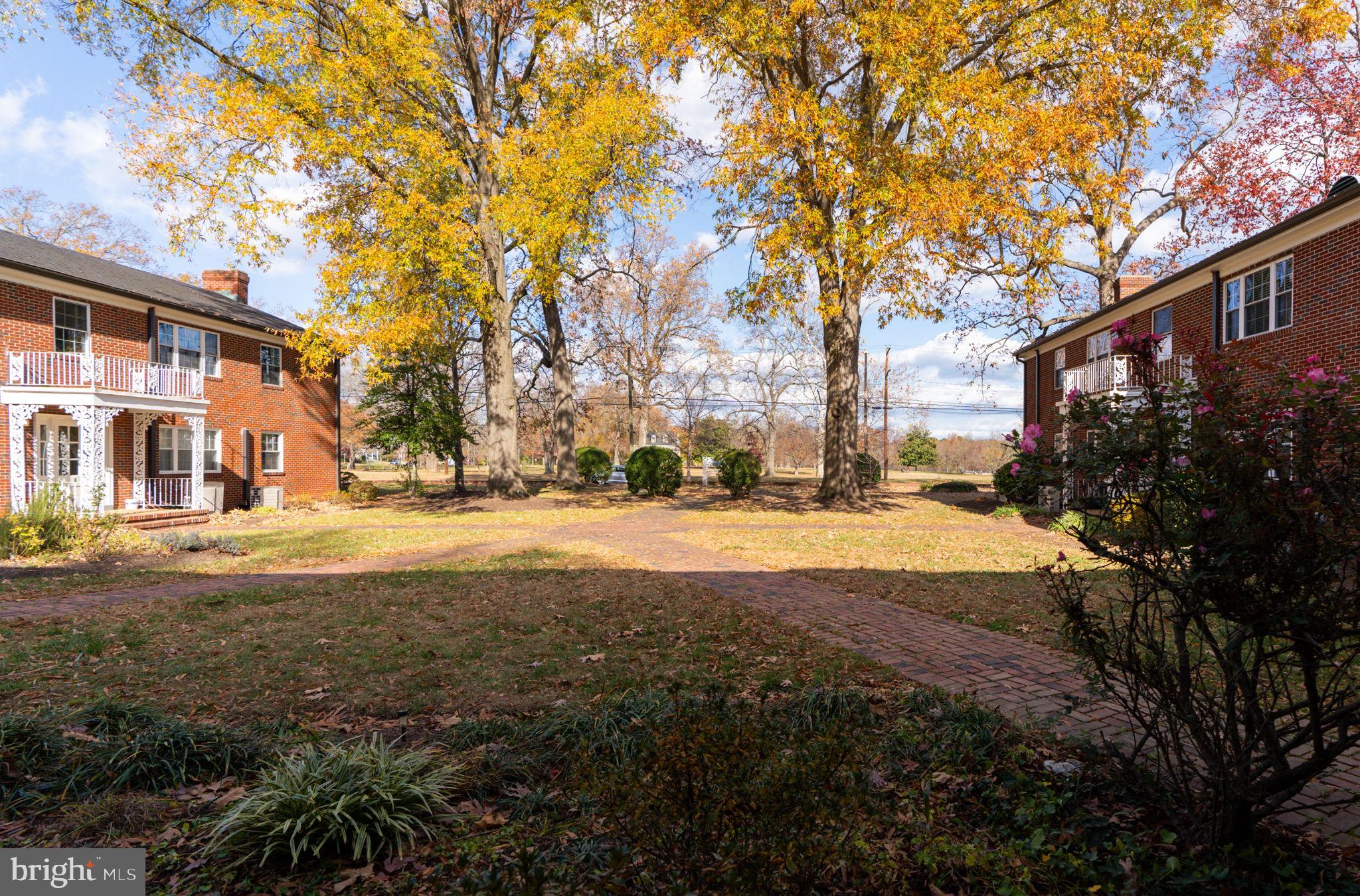 FOREST HILLS - Residential