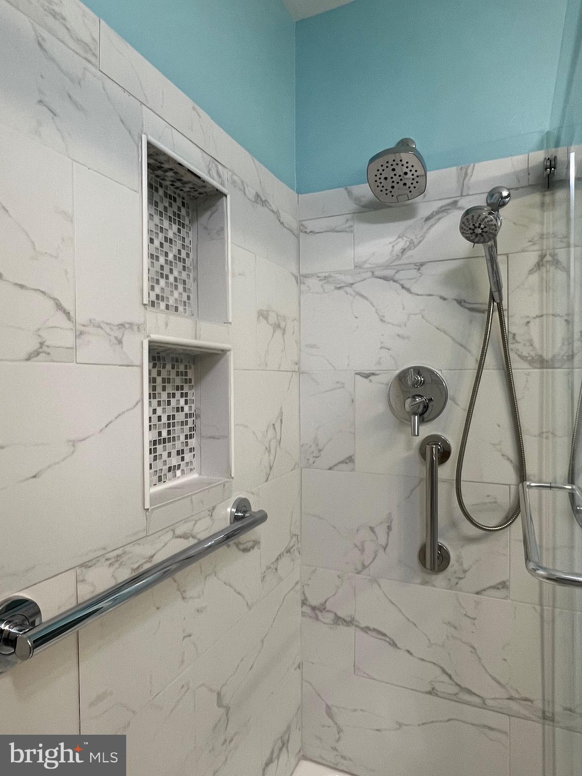 FOREST HILLS - Residential