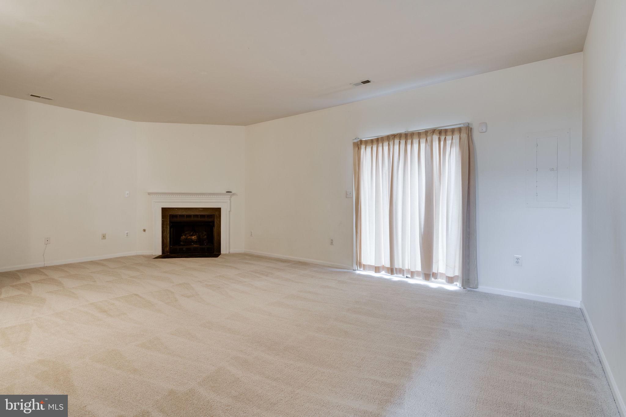 KINGSTOWNE - Residential Lease