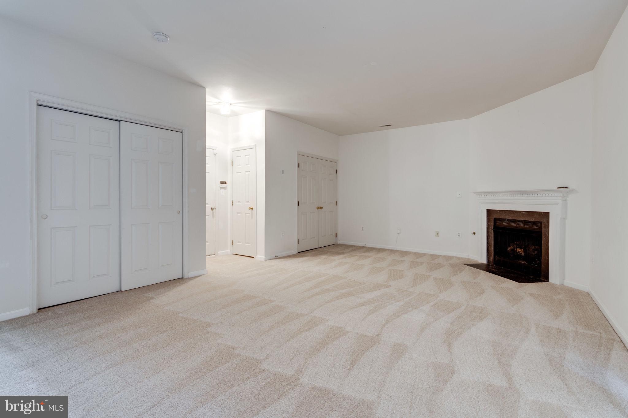 KINGSTOWNE - Residential Lease