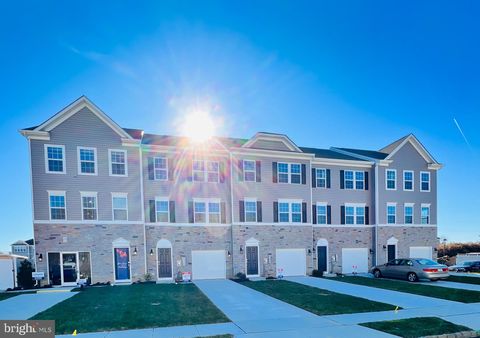 Photo of 115 Jonagold Drive, GLASSBORO, NJ 08028 (MLS # NJGL2070410)