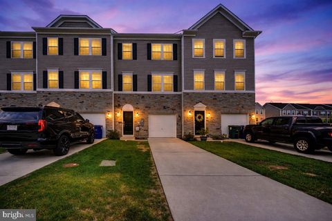 Photo of 115 Jonagold Drive, GLASSBORO, NJ 08028 (MLS # NJGL2070410)