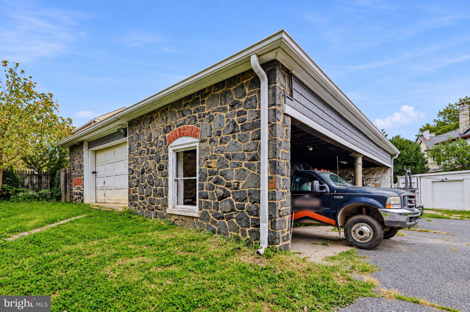 601 W 22ND STREET W A