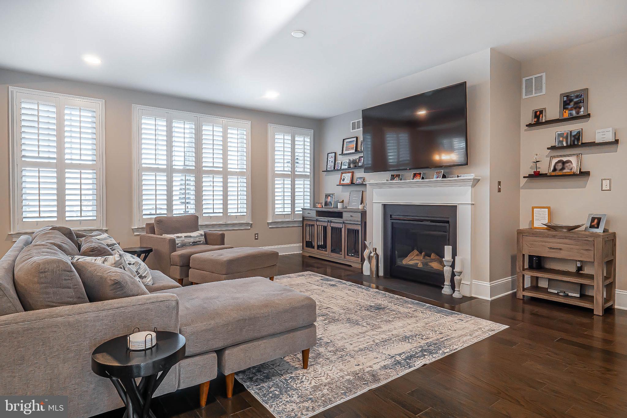 THE VILLAGES AT NORTHRIDGE - Residential