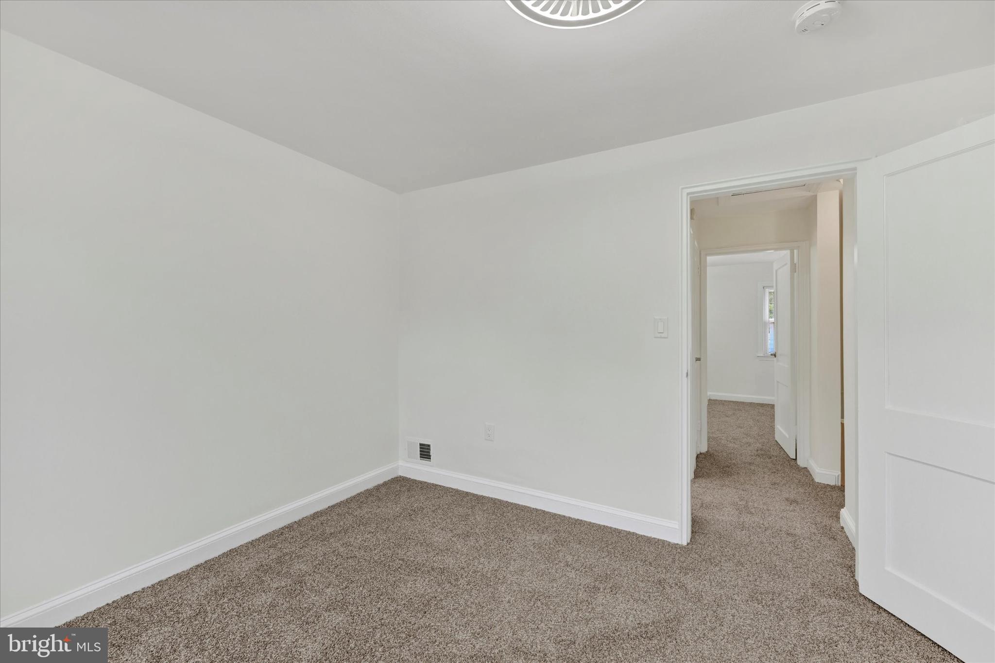 MEDFIELD - Residential