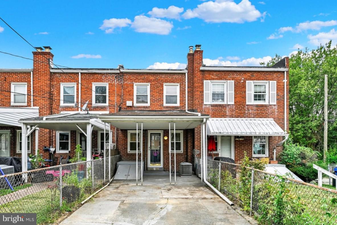 MEDFIELD - Residential