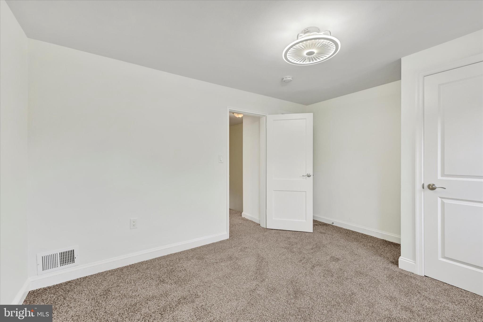 MEDFIELD - Residential