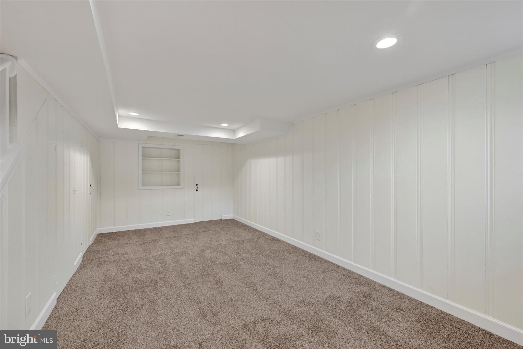 MEDFIELD - Residential