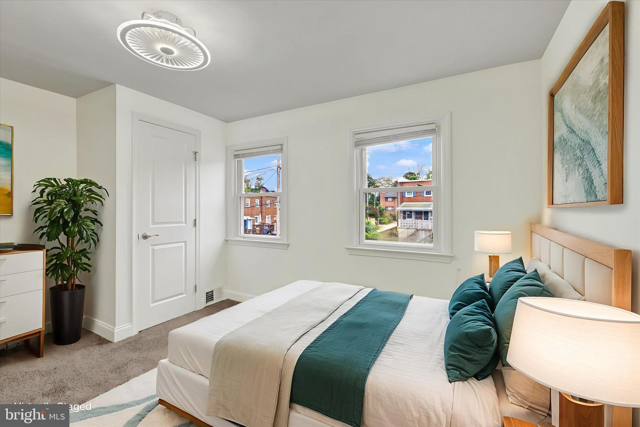 MEDFIELD - Residential