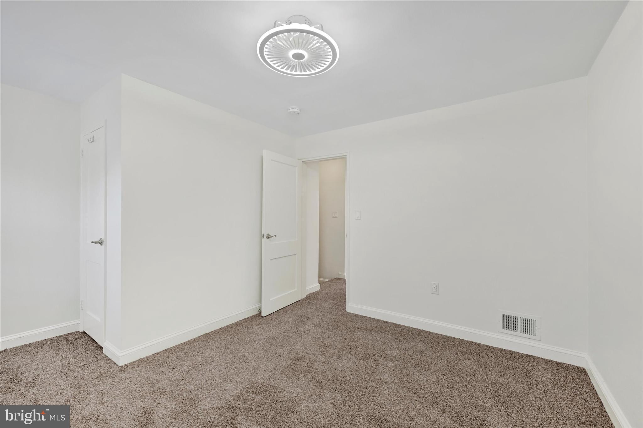 MEDFIELD - Residential