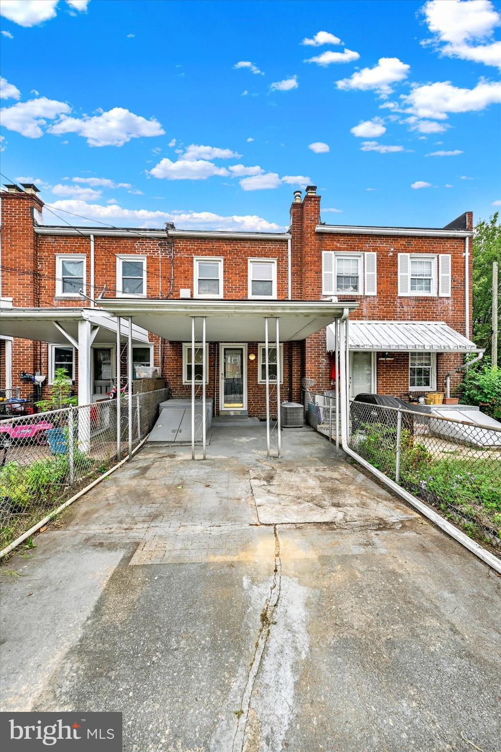 MEDFIELD - Residential