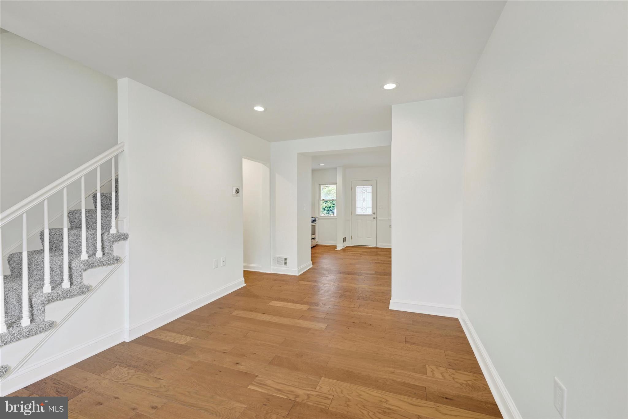 MEDFIELD - Residential