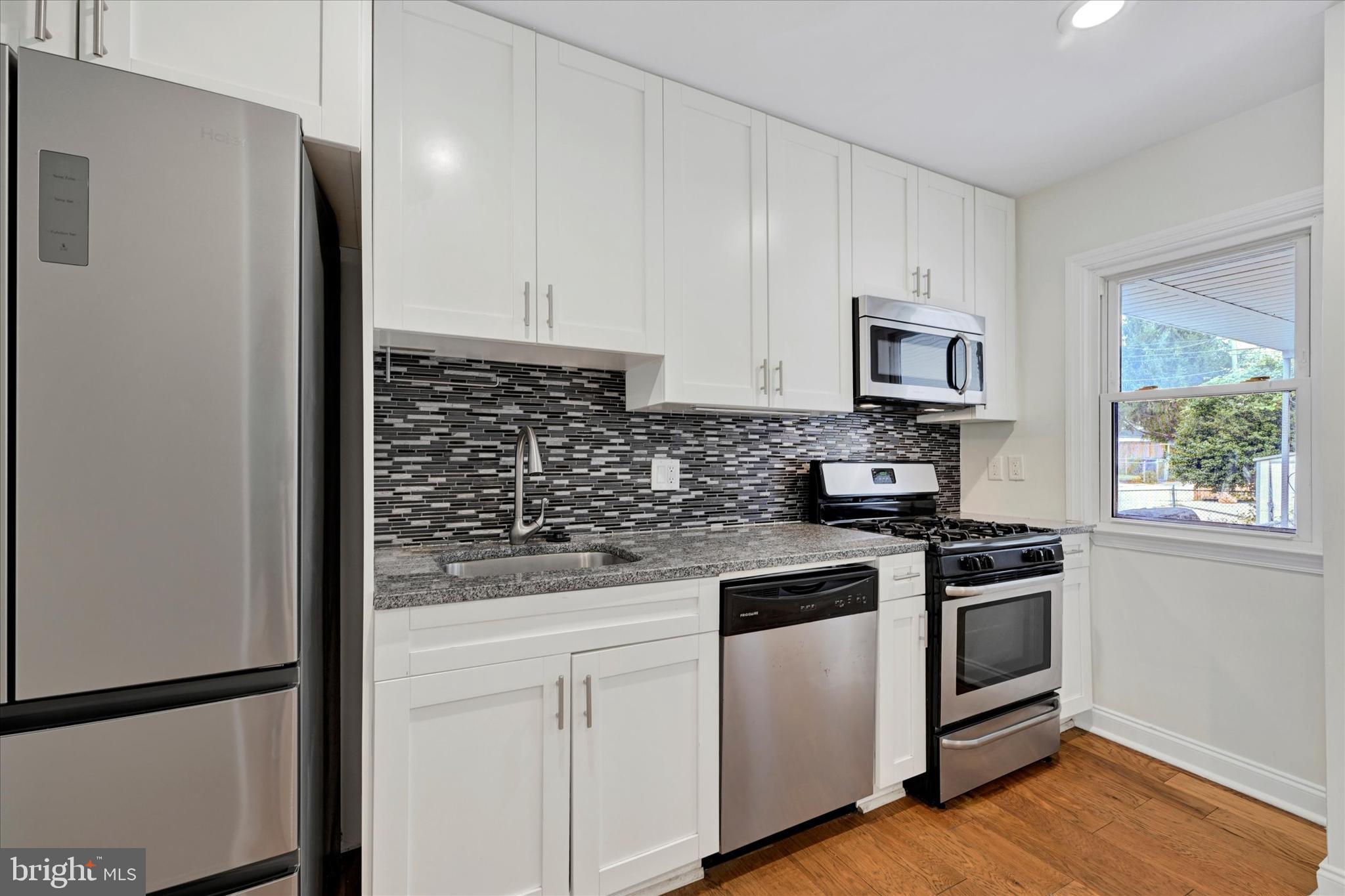MEDFIELD - Residential