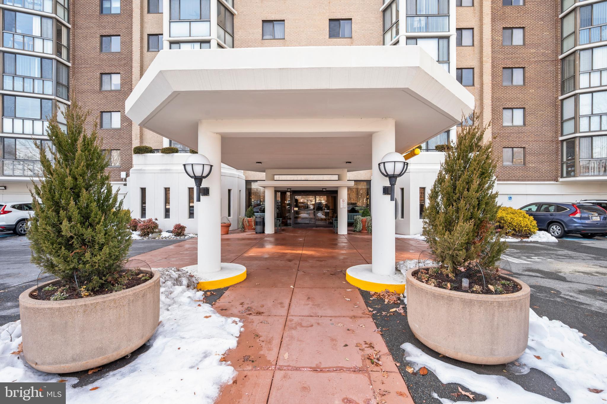 GREENS AT LEISURE WORLD - Residential