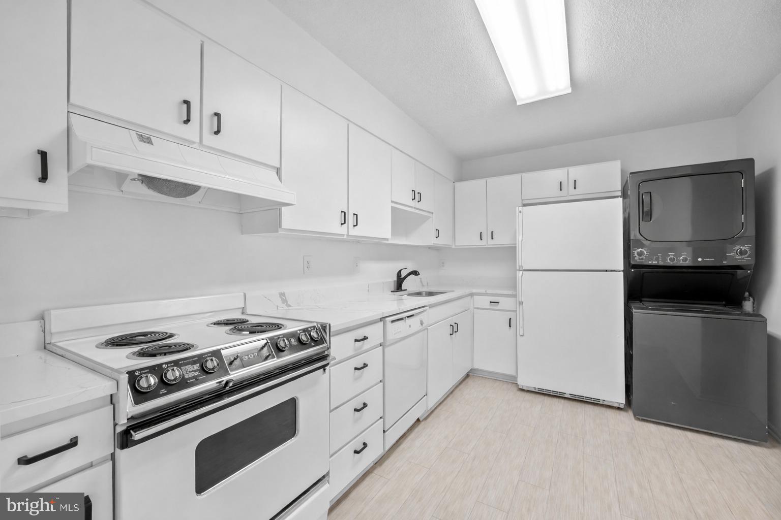 GREENS AT LEISURE WORLD - Residential