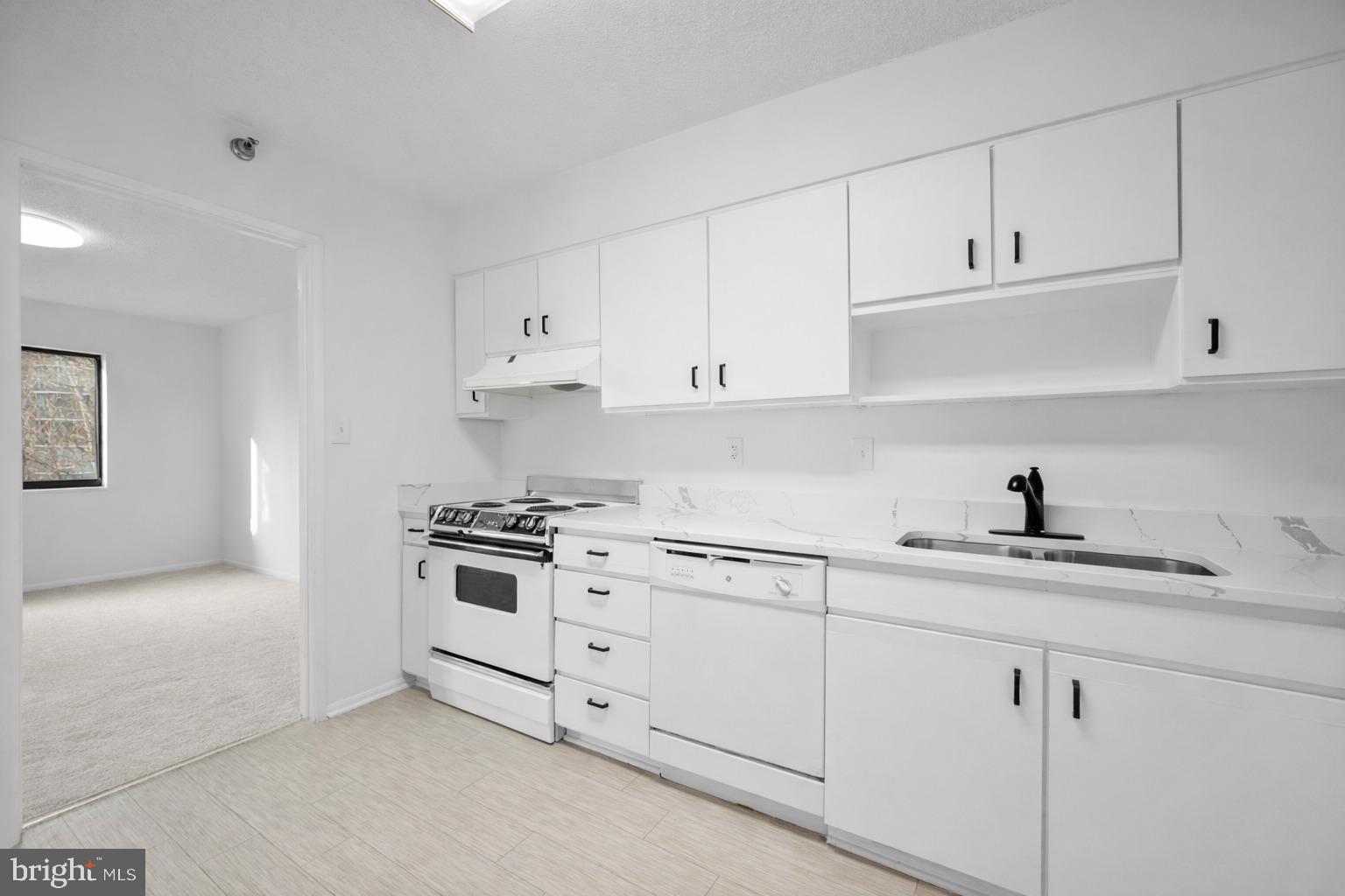 GREENS AT LEISURE WORLD - Residential