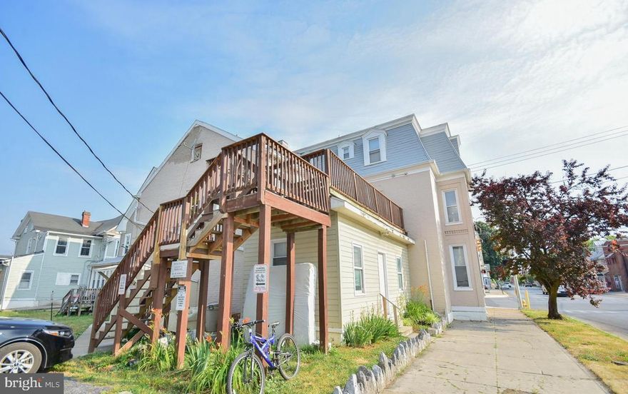 Two bedroom apartment with full kitchen, full bathroom, large bedroom, high ceilings. No pets, no smoking.