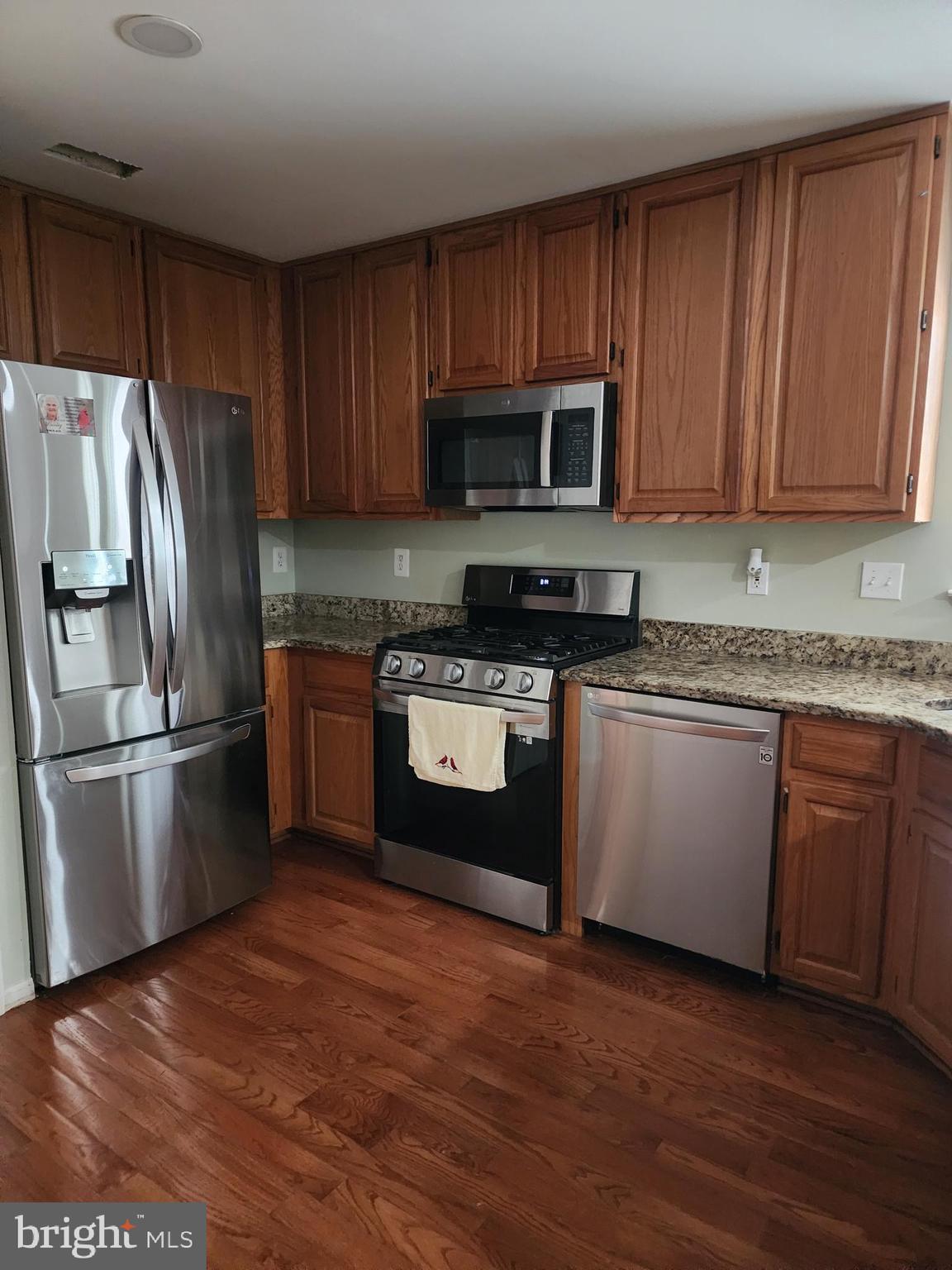 5366 MANSFIELD COURT