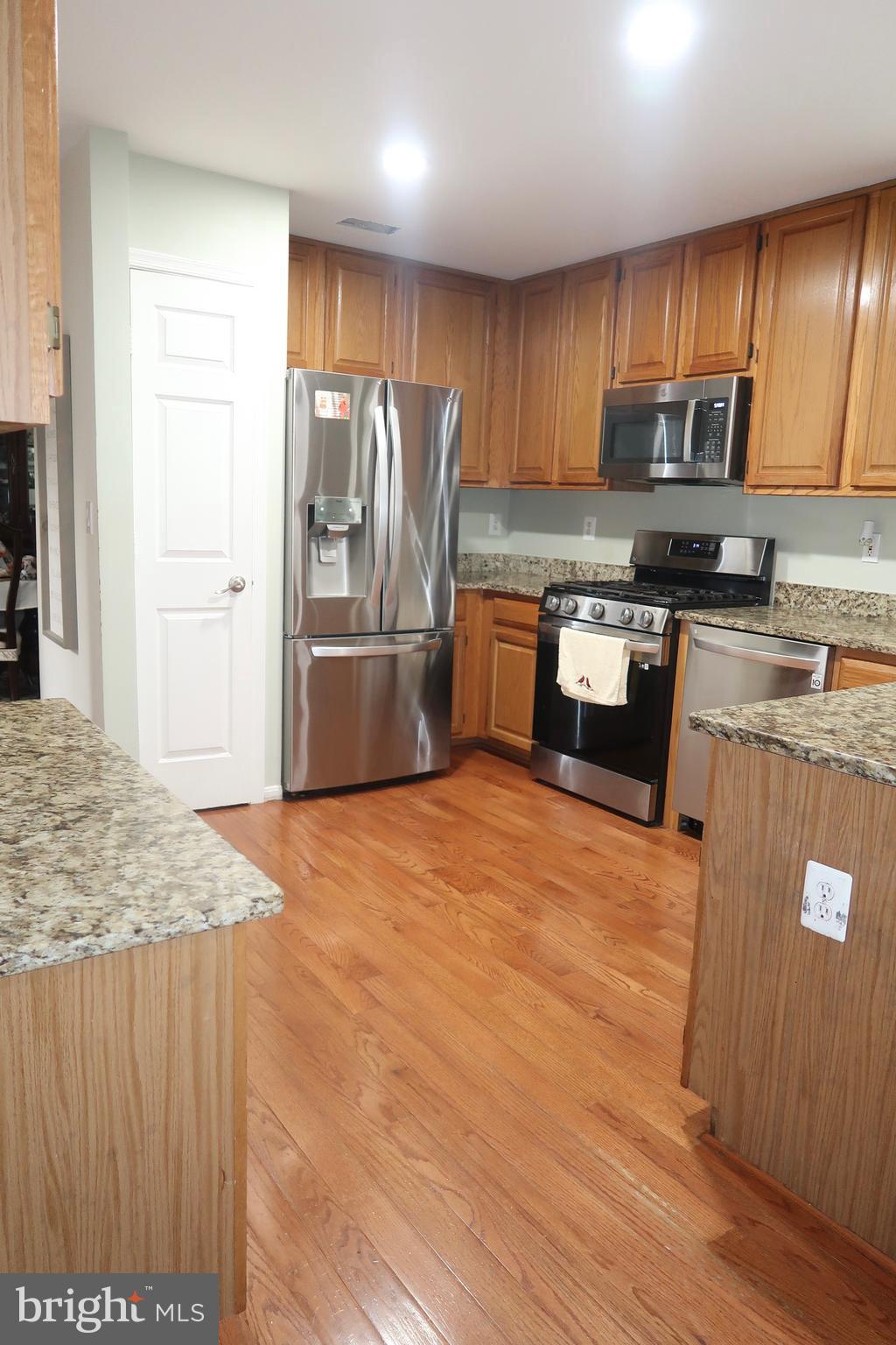 5366 MANSFIELD COURT