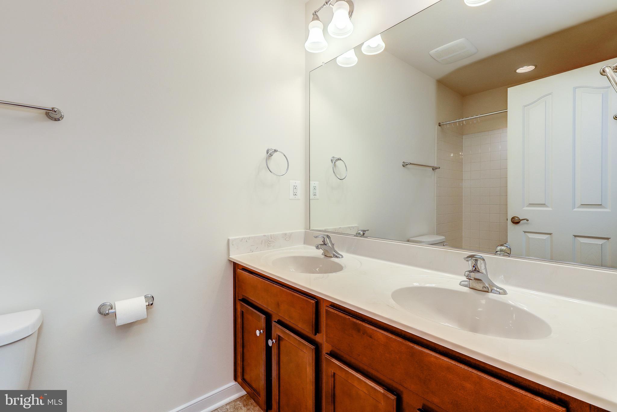 COLONIAL FORGE - Residential Lease