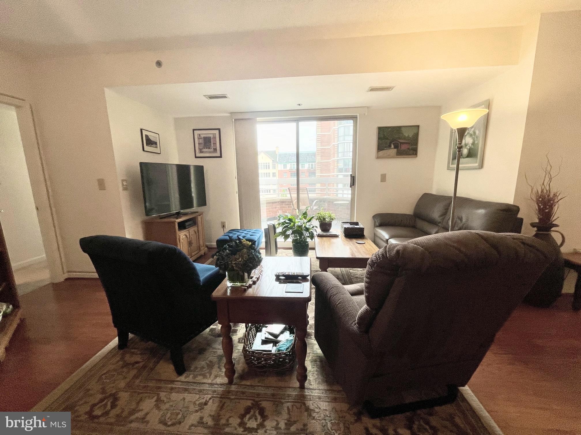 THE VICTORIA - Residential