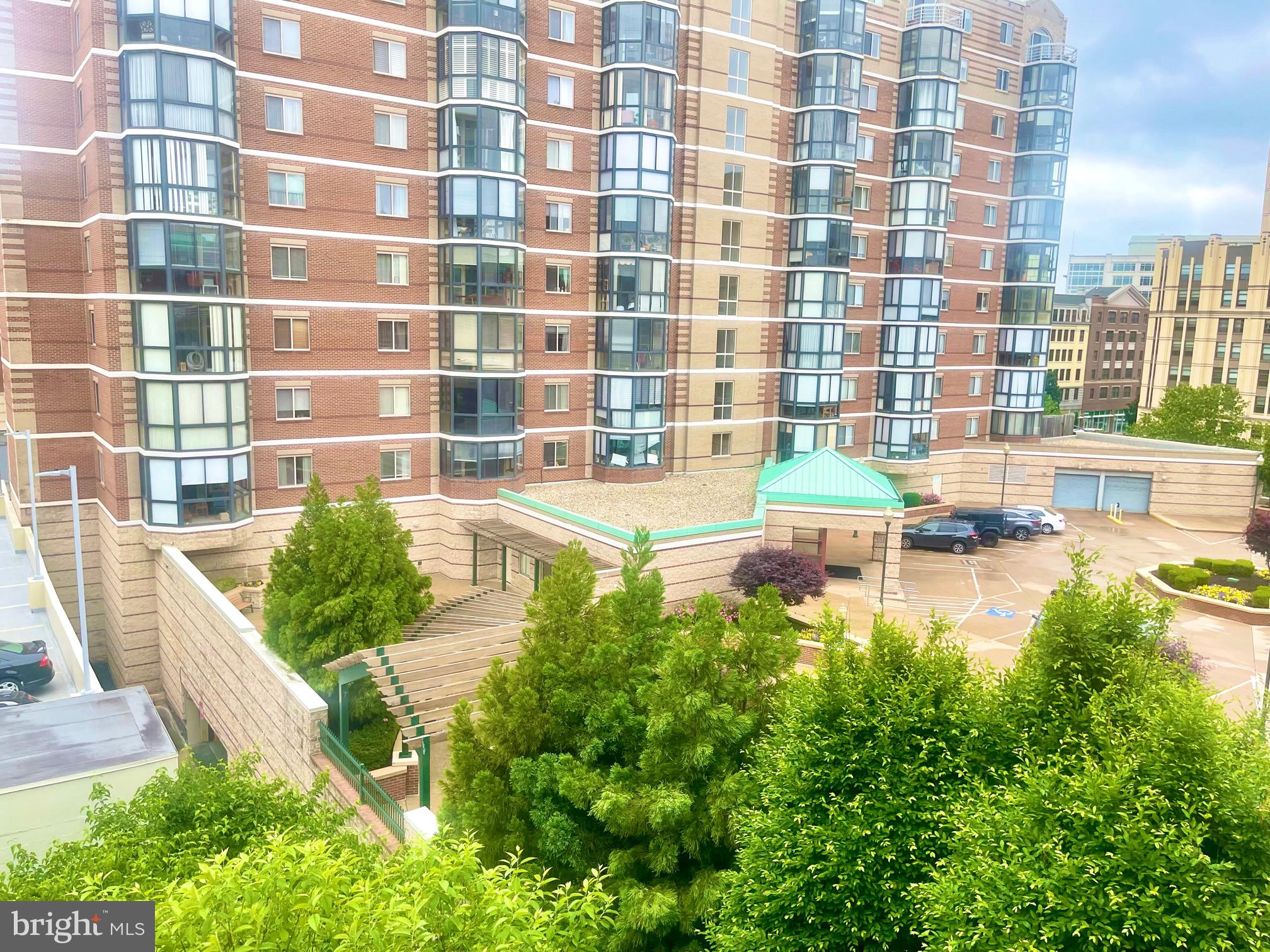 THE VICTORIA - Residential