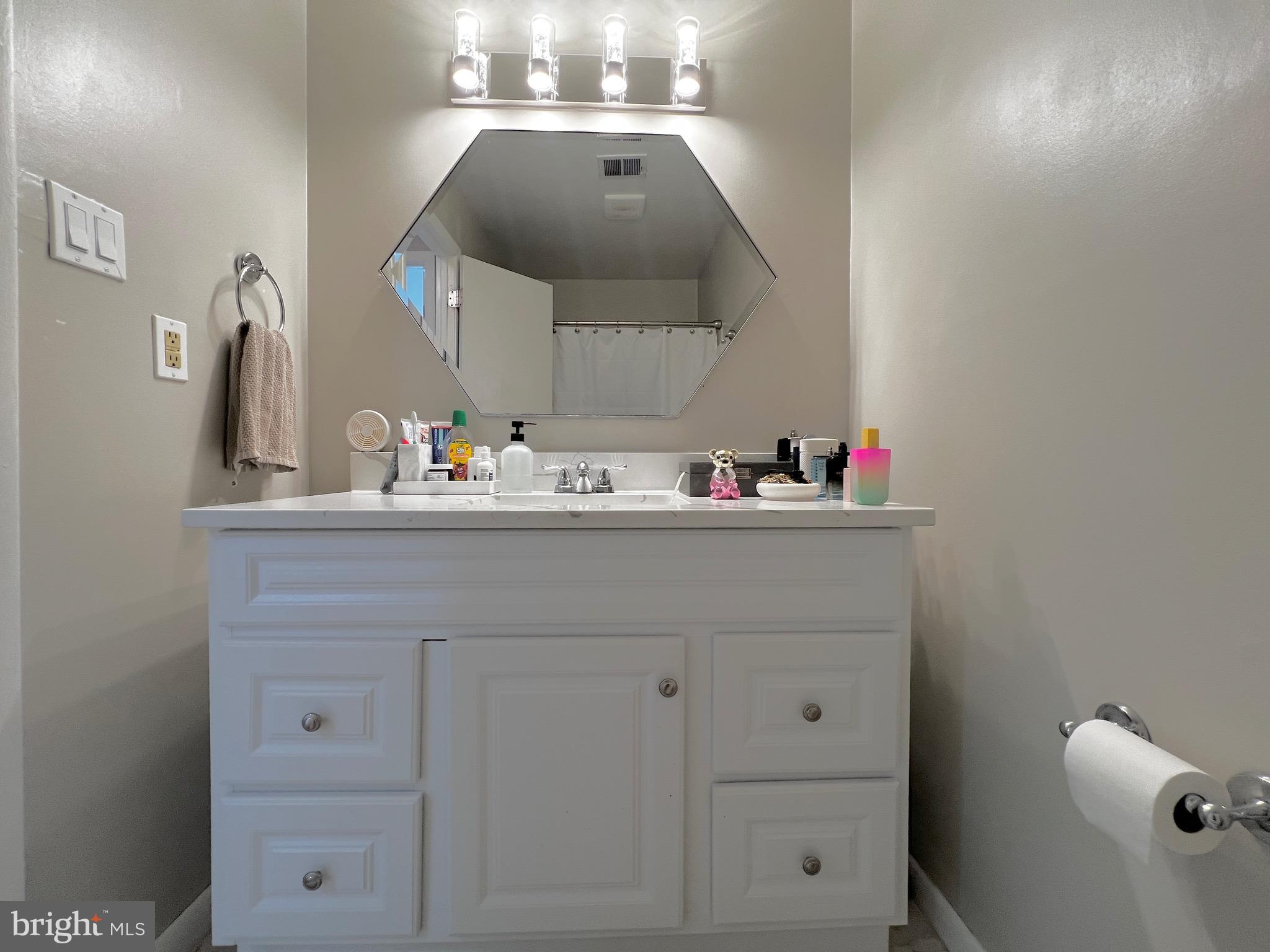 NORTH INDIAN HEAD ESTATES - Residential