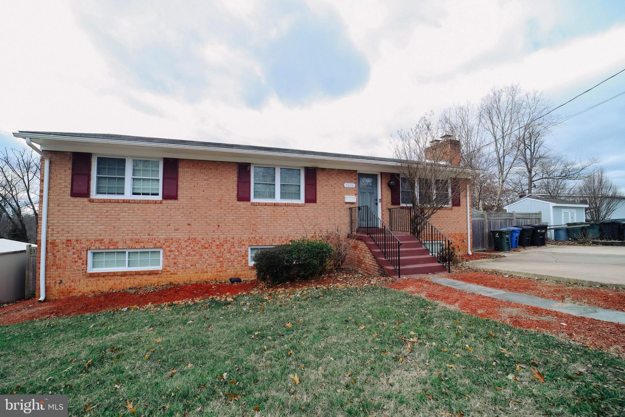 DOUGLAS PARK - Residential Lease