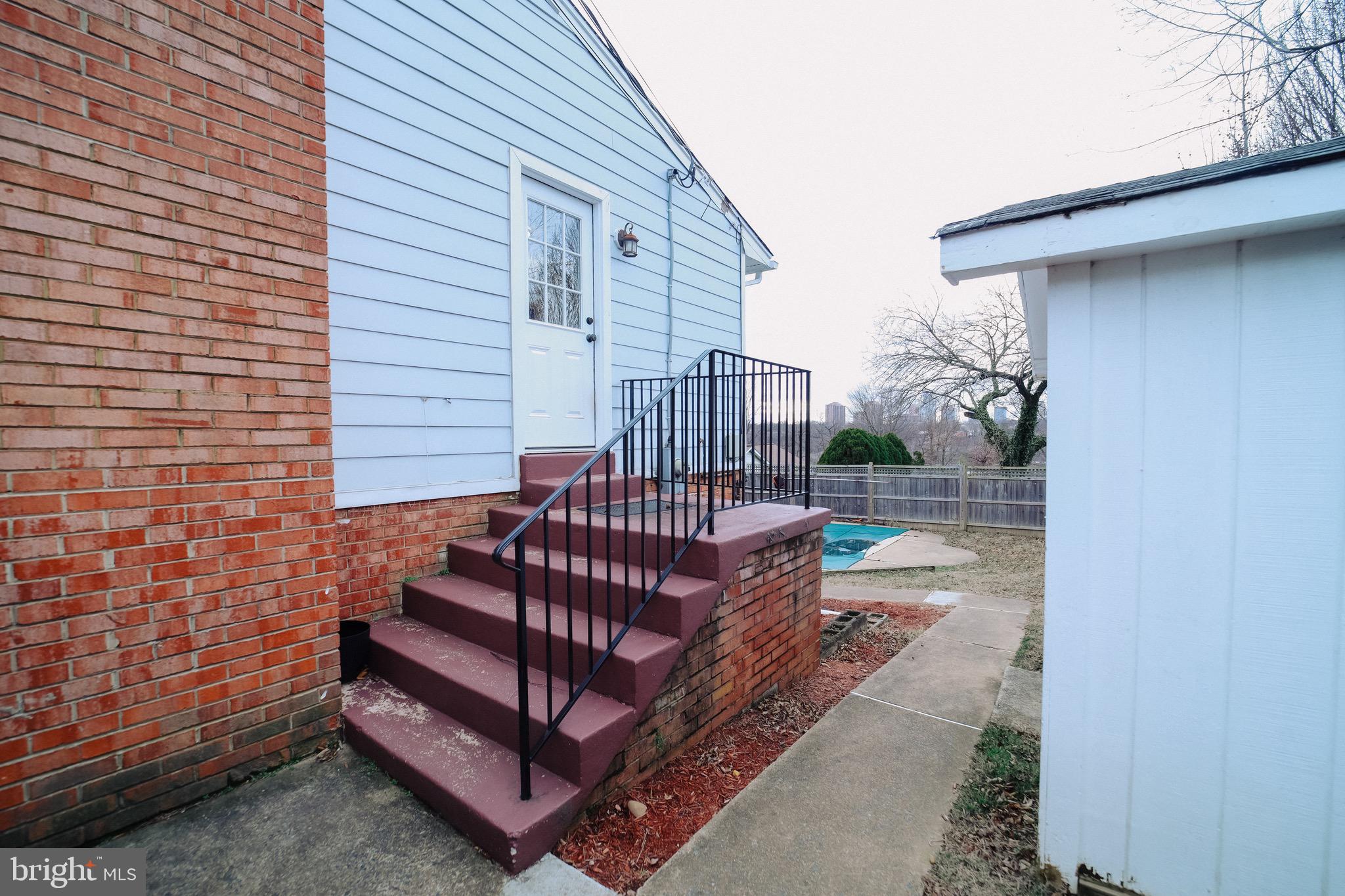 DOUGLAS PARK - Residential Lease