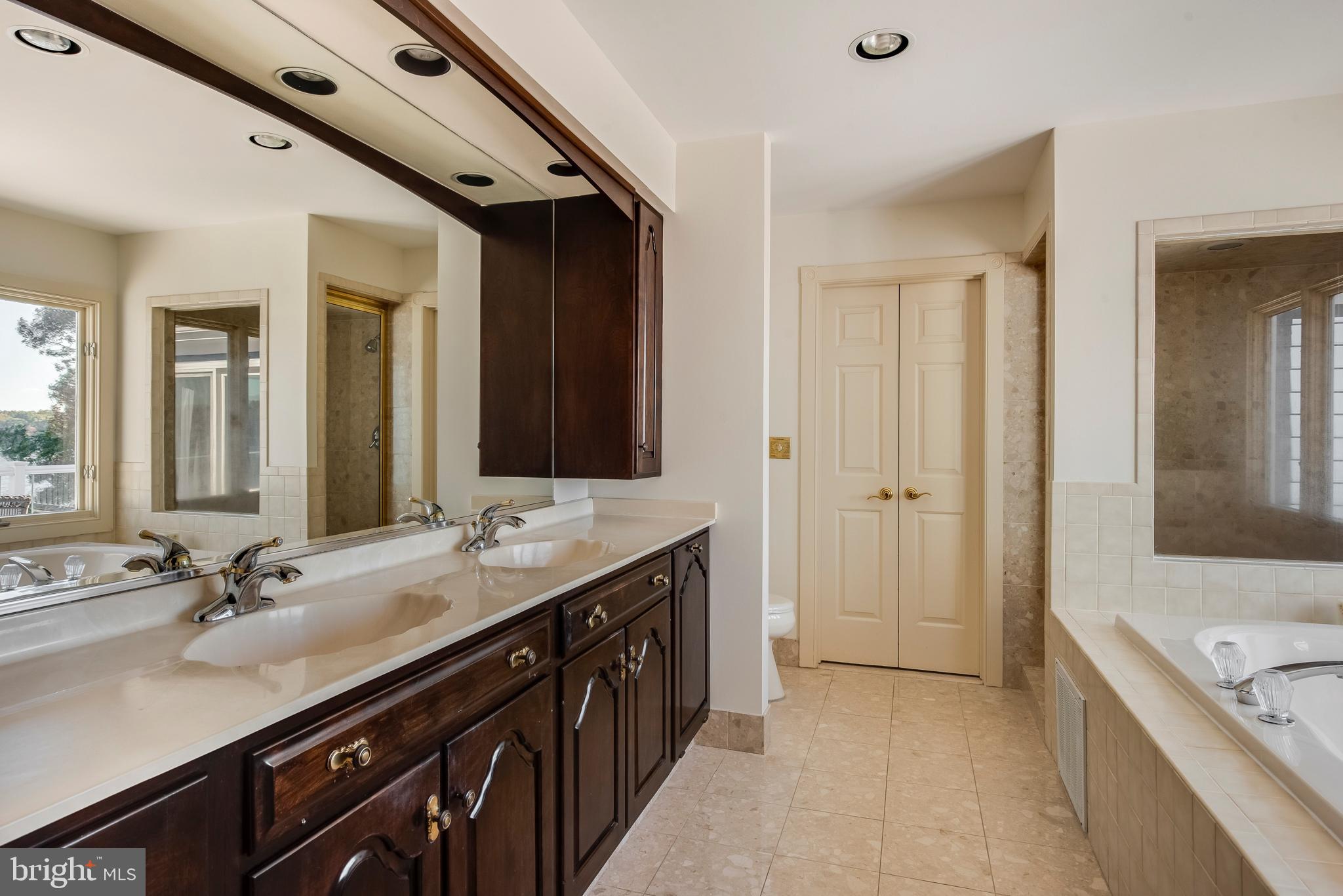 WILD ROSE SHORES - Residential