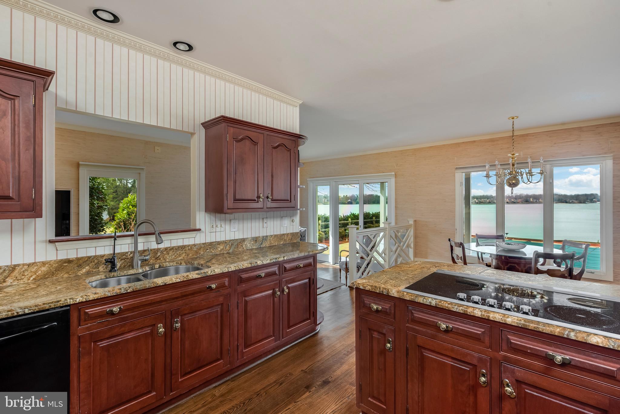 WILD ROSE SHORES - Residential