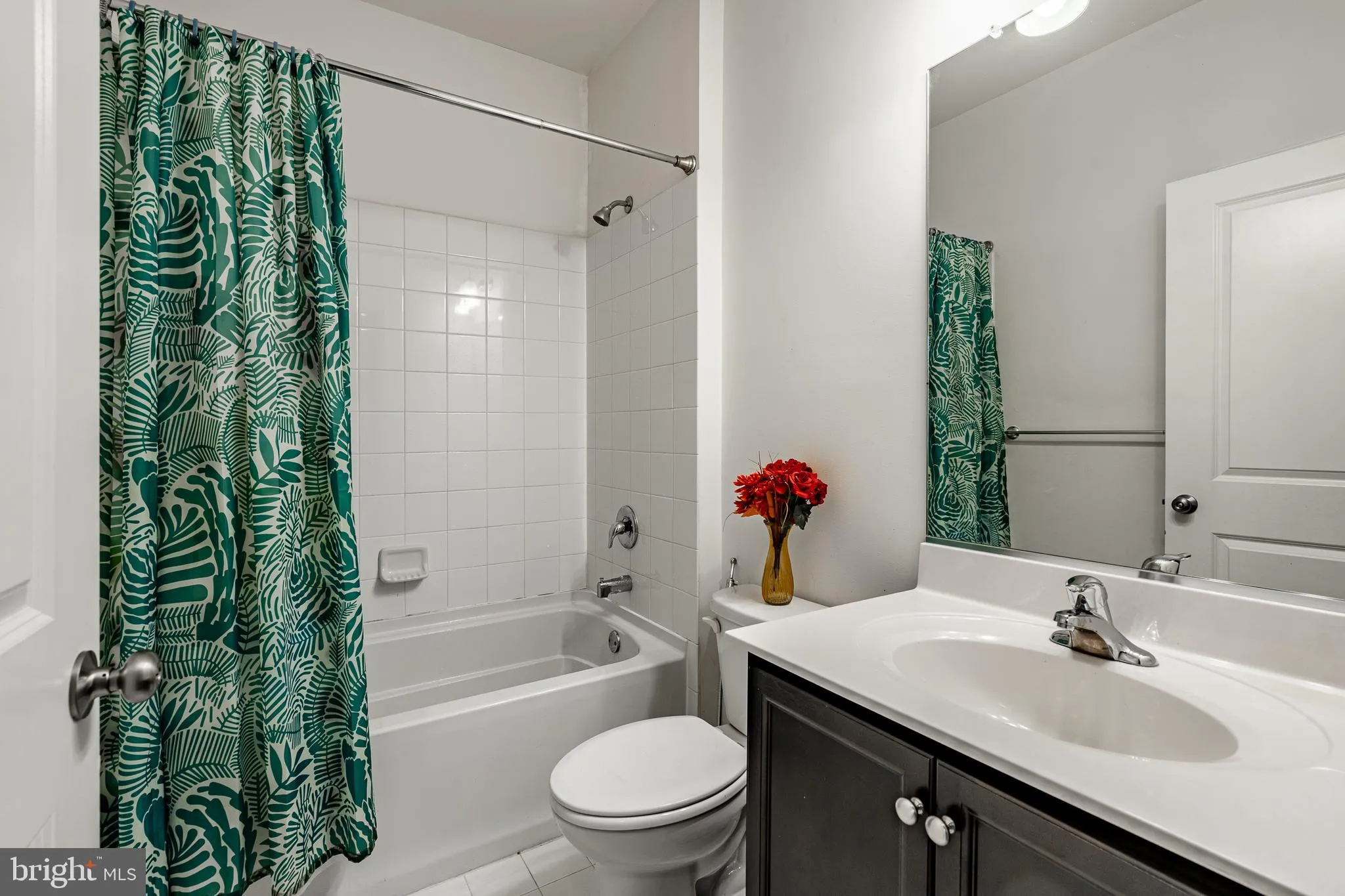 Downingtown, Pennsylvania 19335, United States, 3 Bedrooms Bedrooms, ,3 BathroomsBathrooms,Residential,Pending,140094