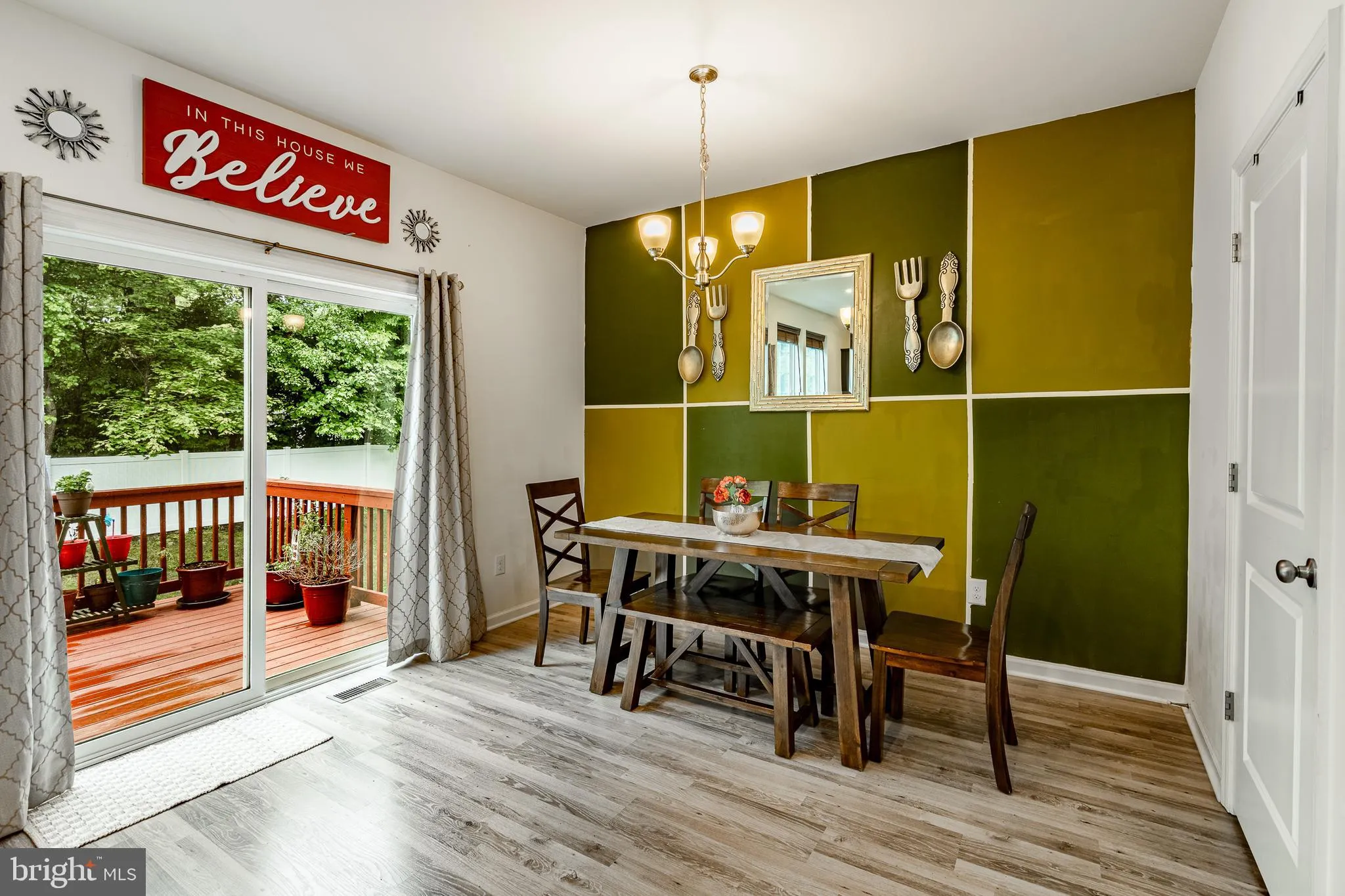 Downingtown, Pennsylvania 19335, United States, 3 Bedrooms Bedrooms, ,3 BathroomsBathrooms,Residential,Pending,140094