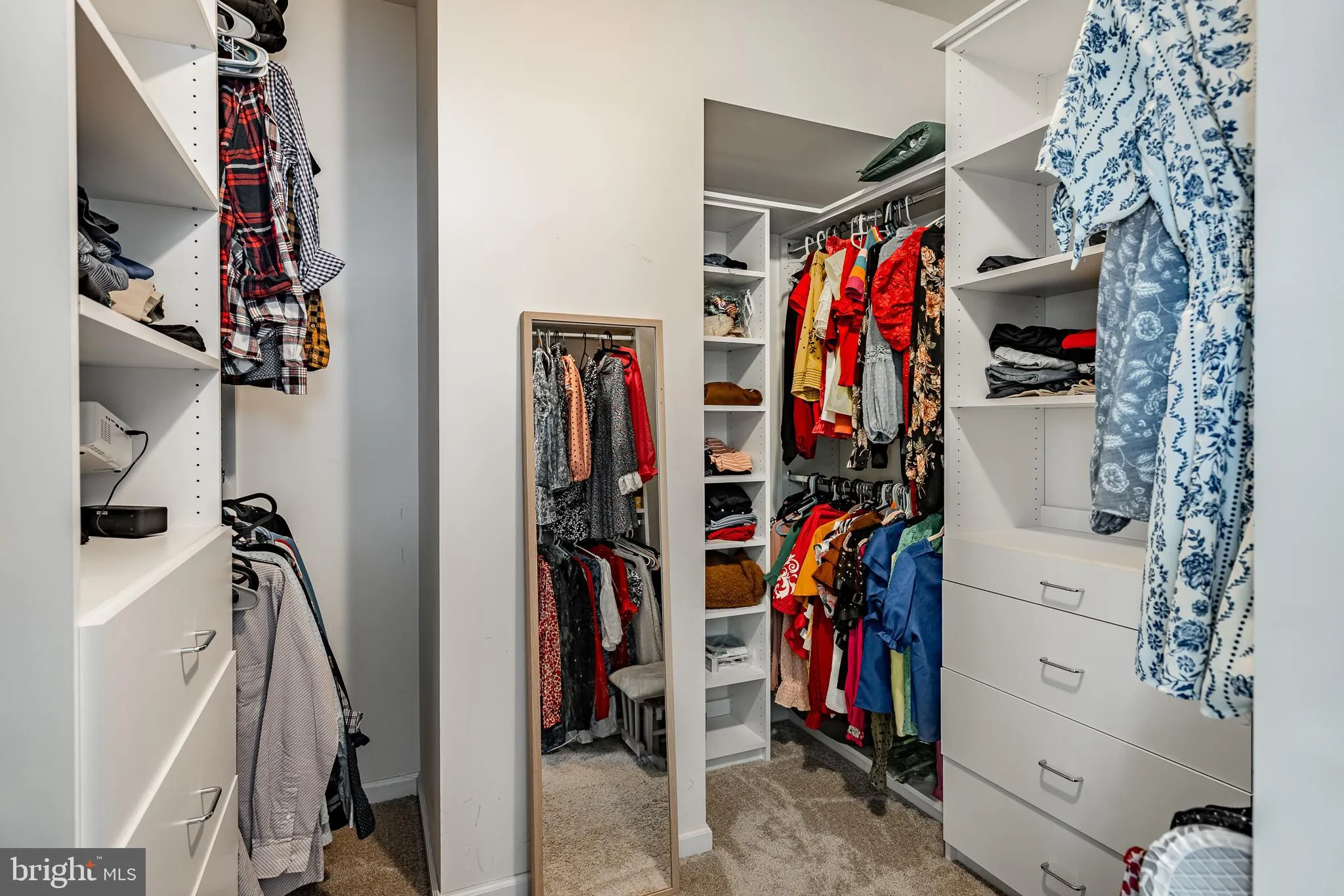 Downingtown, Pennsylvania 19335, United States, 3 Bedrooms Bedrooms, ,3 BathroomsBathrooms,Residential,Pending,140094