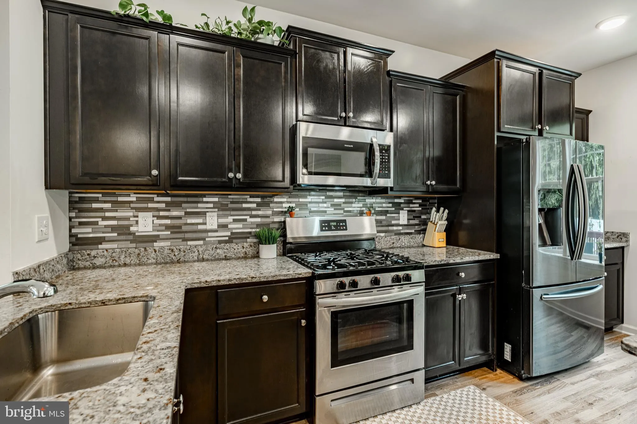 Downingtown, Pennsylvania 19335, United States, 3 Bedrooms Bedrooms, ,3 BathroomsBathrooms,Residential,Pending,140094