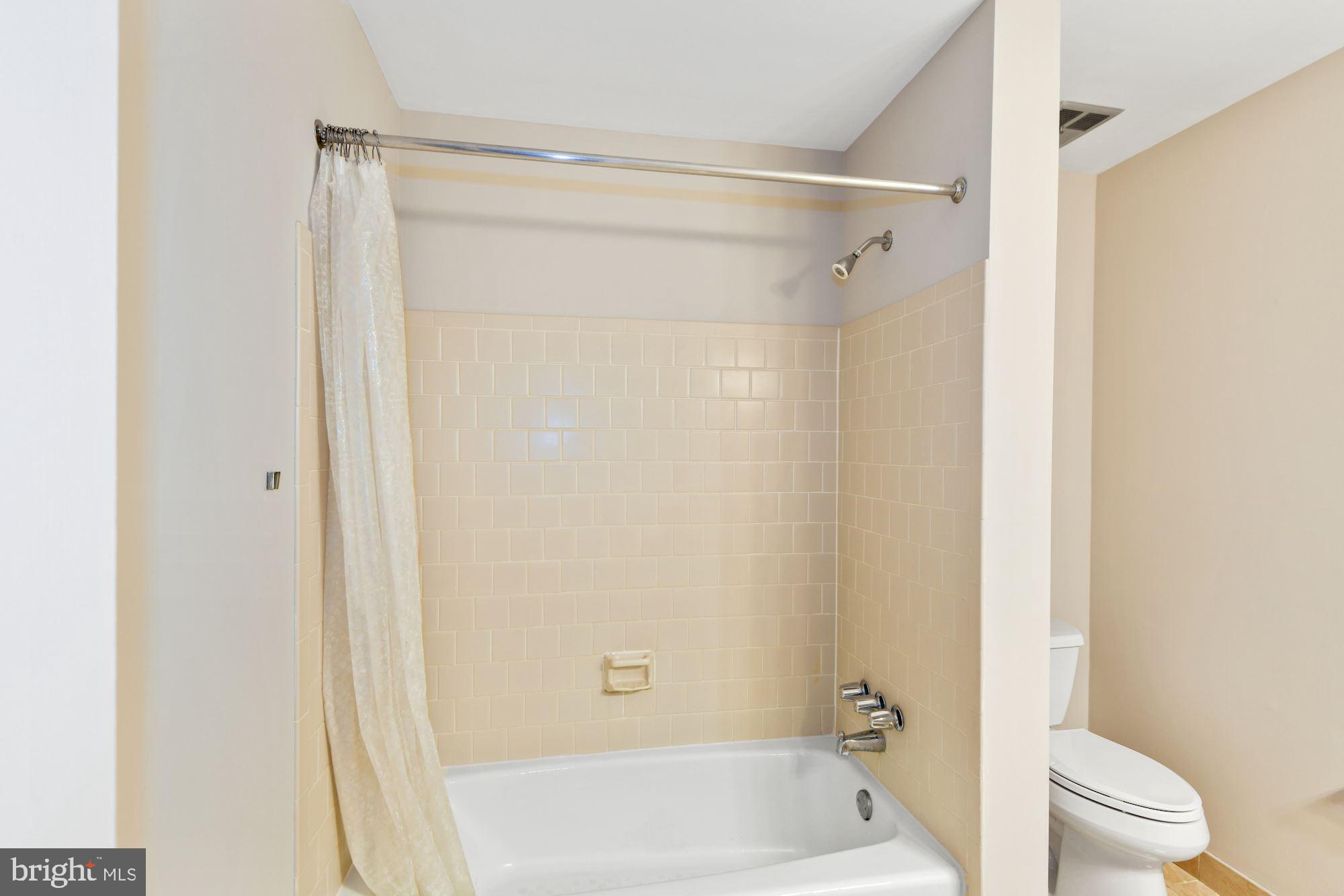 AL MARAH - Residential Lease