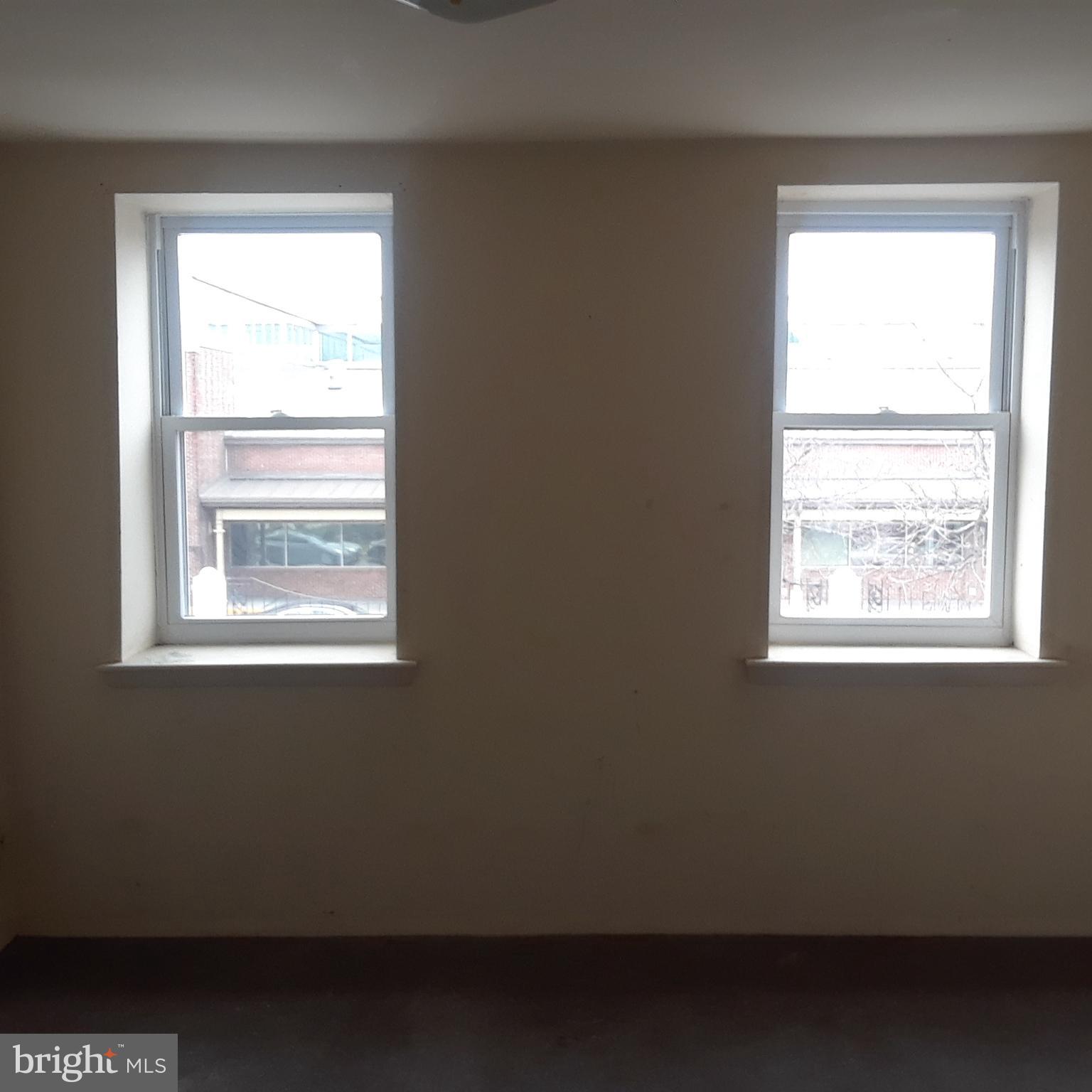 HOLLINS PARK - Residential